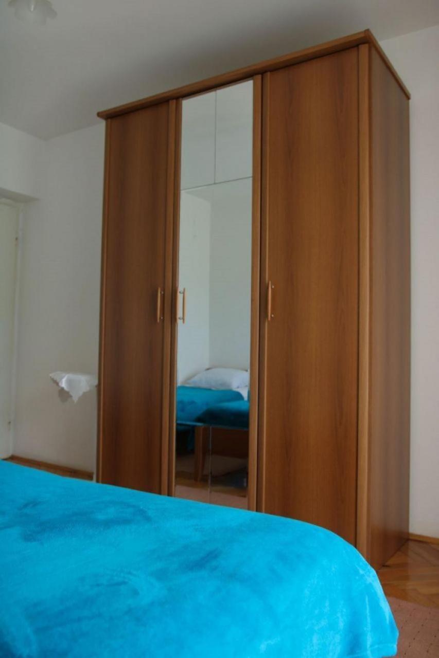 Apartments Zdravko - 150 M From Sandy Beach Duće Exterior foto