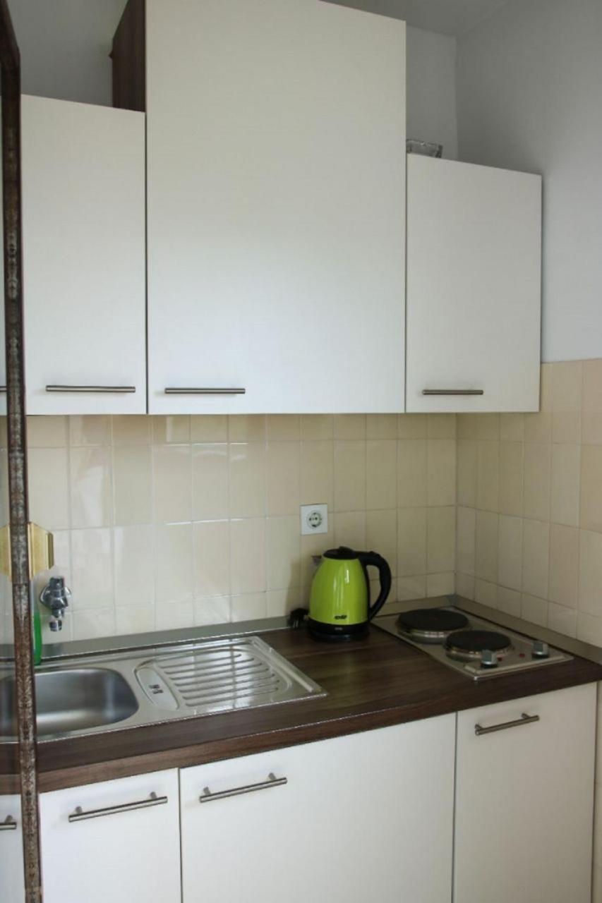 Apartments Zdravko - 150 M From Sandy Beach Duće Exterior foto